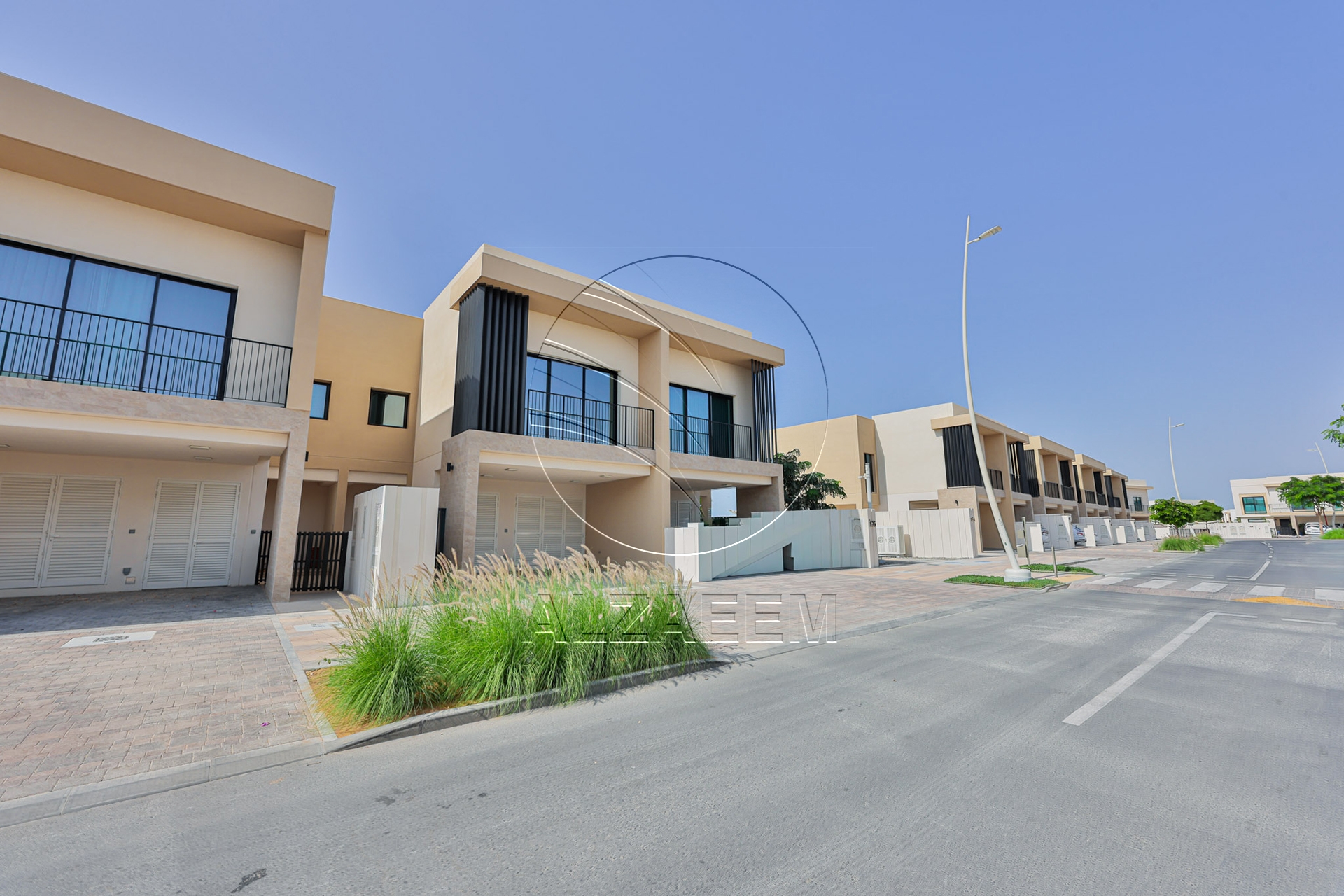 √ HOT! Single Row TH Near Community Center √