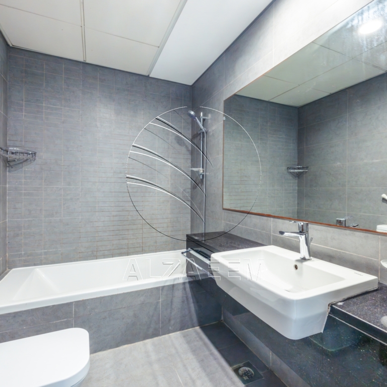 √ VACANT! Stunning Sea View | Higher Level √