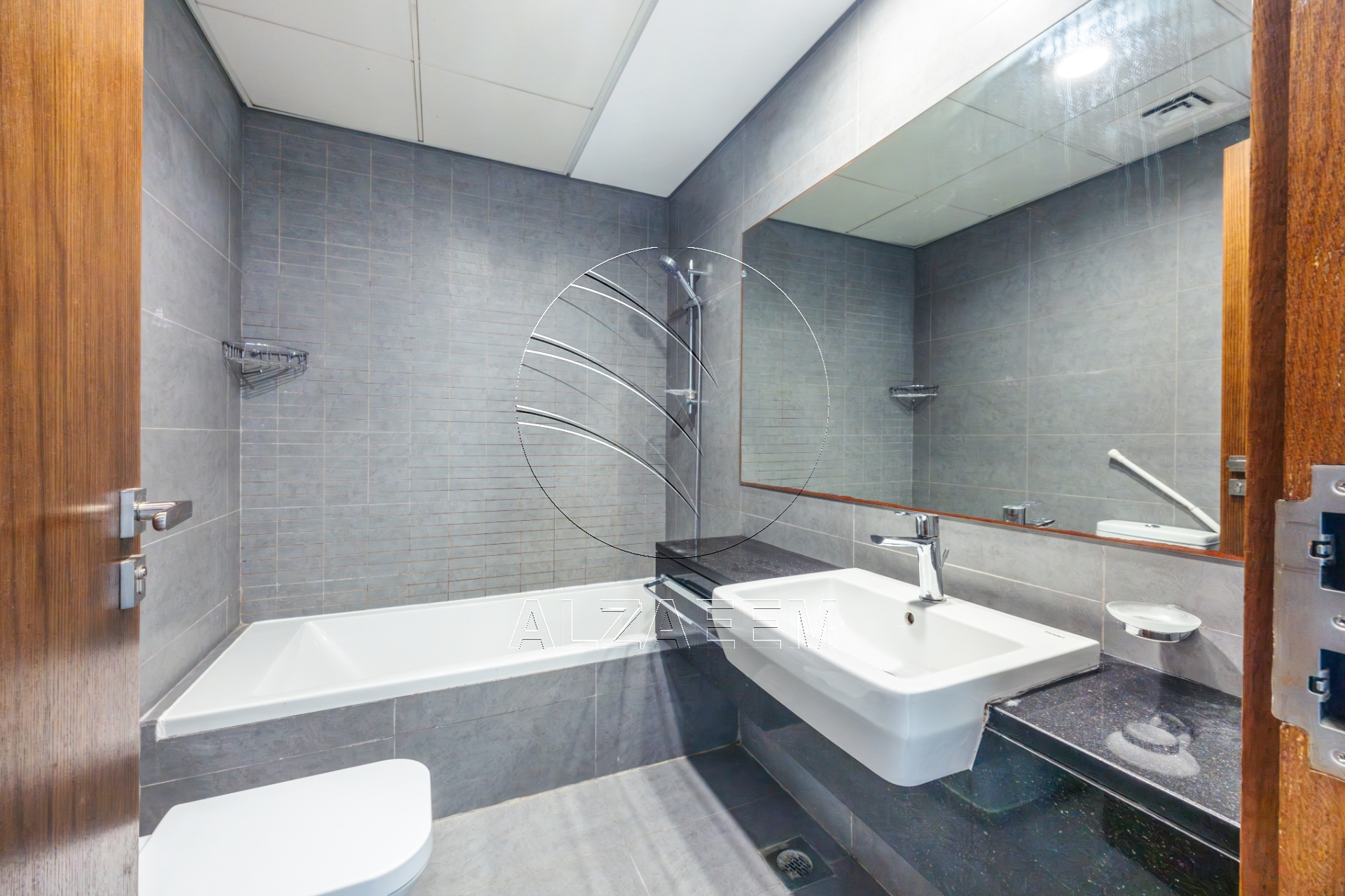 √ VACANT! Stunning Sea View | Higher Level √