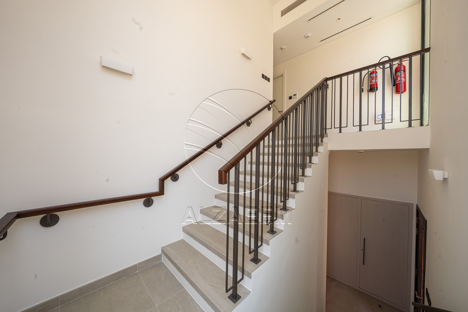 √Spacious Plot!Prime Area Near Community Gardens√