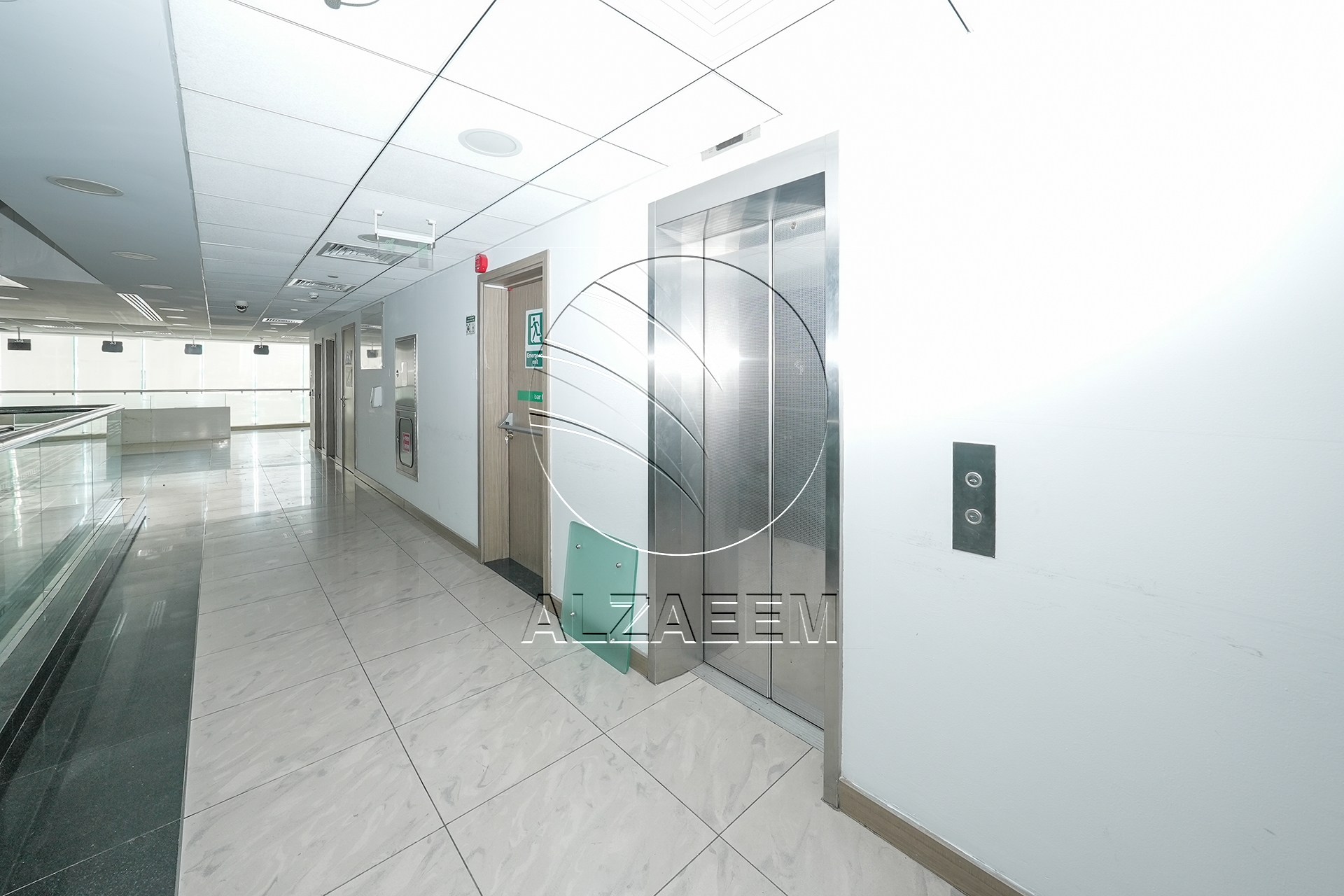 √Prime Showroom+Basement + 2 Mezzanine Levels √