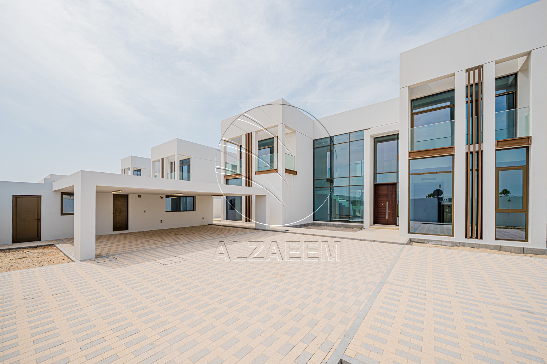 VACANT 5V Select | Single Row Corner Near the Sea