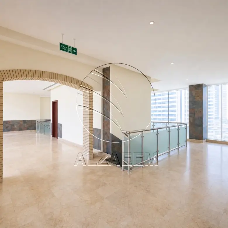 √ VACANT SHOW ROOM | 3 Floors | Up to 4 Payments √