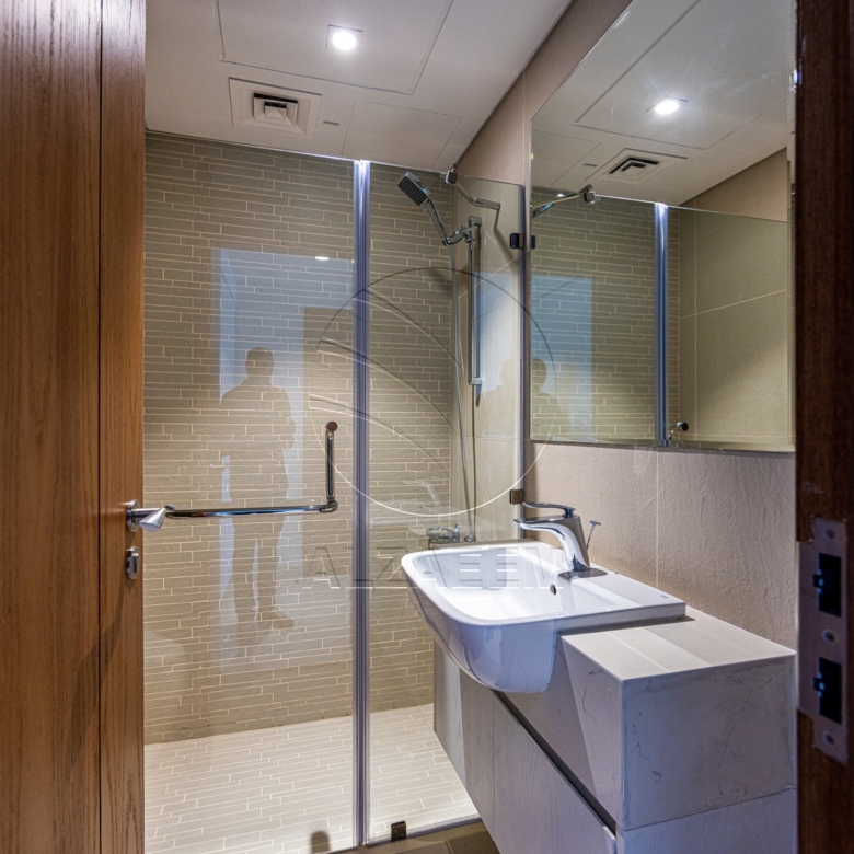 Vacant| Middle floor – Road View | Prime Location