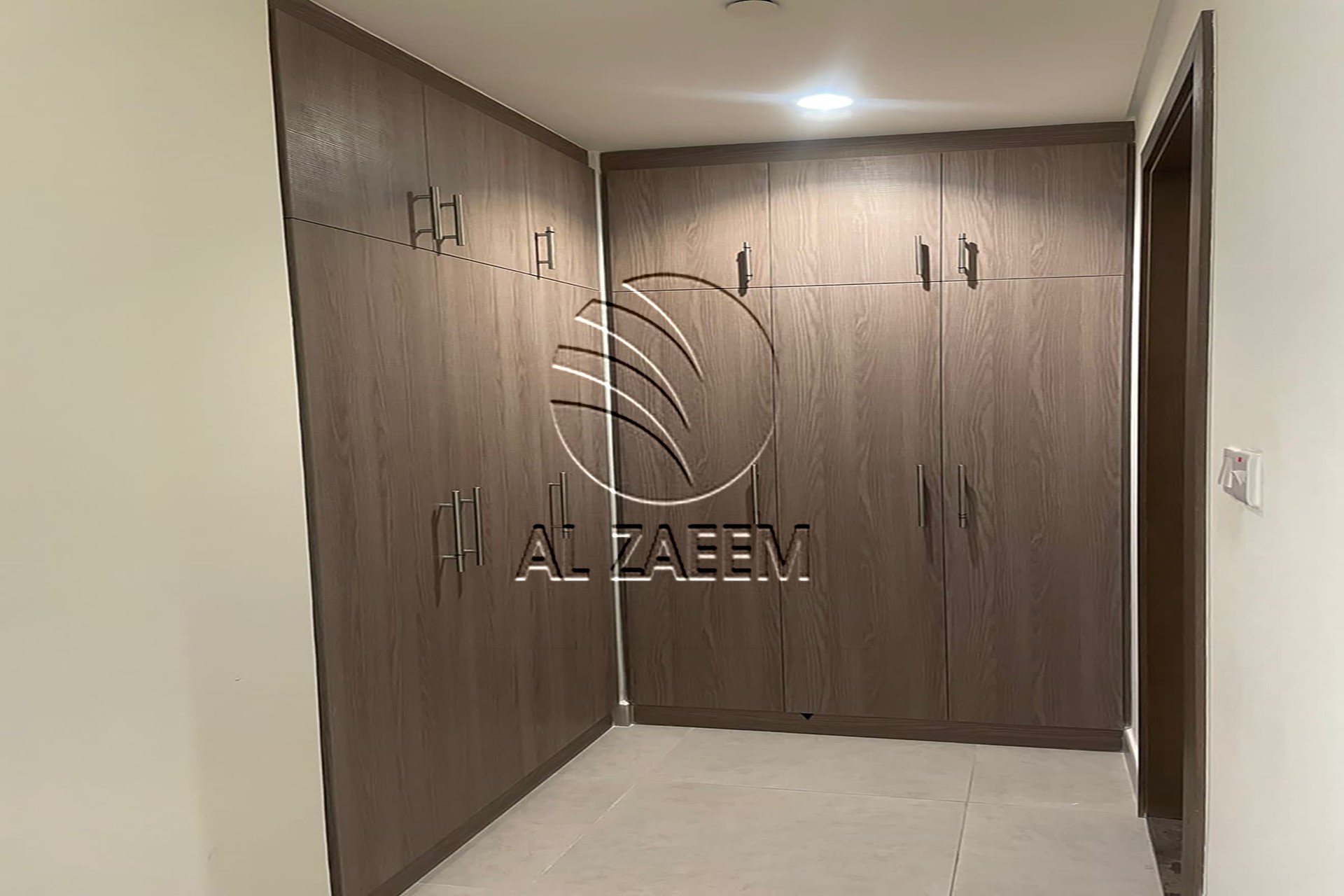 Fully furnished – Mid floor -2 payments