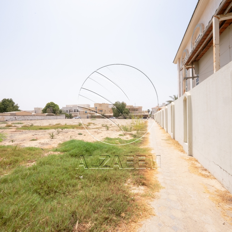 √Residential Plot | 30,000 SQFT | Prime Location√
