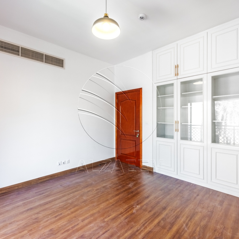 √ VACANT | Prime Location | Spacious 4BR Villa √