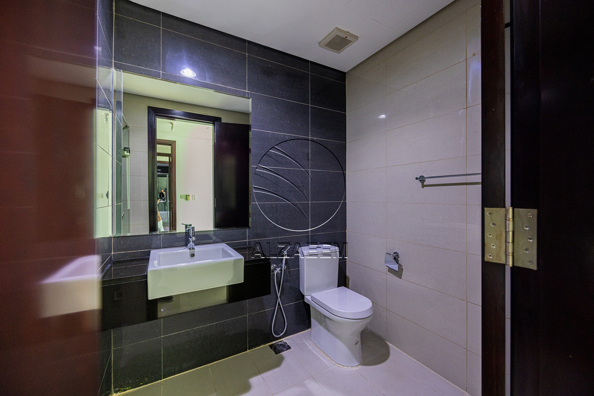 VACANT and Spacious Unit with Marina Views