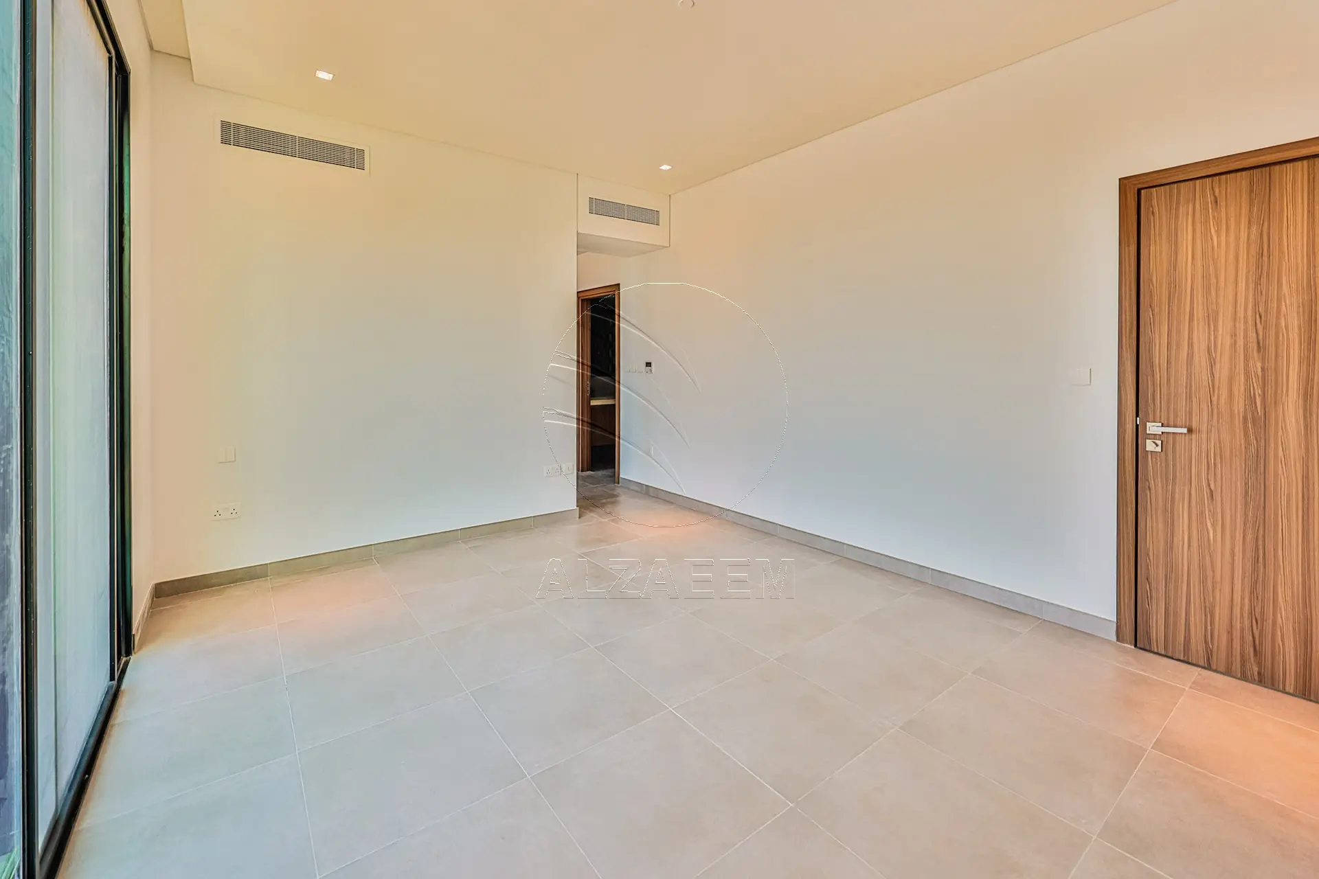 √ Single Row Corner | Vacant | BIG Backyard √