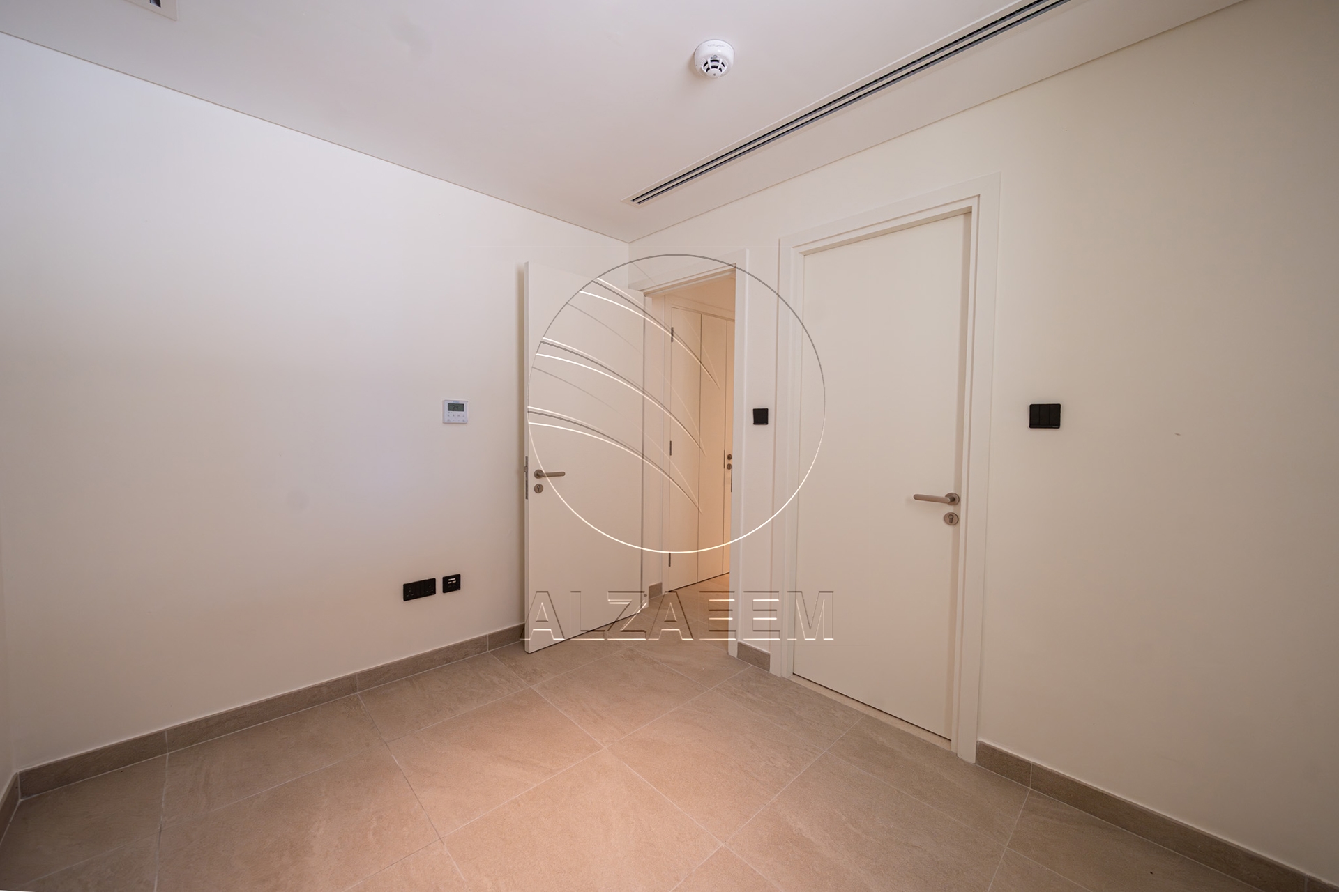 √EXCLUSIVE! | Spacious Plot! Prime Location√