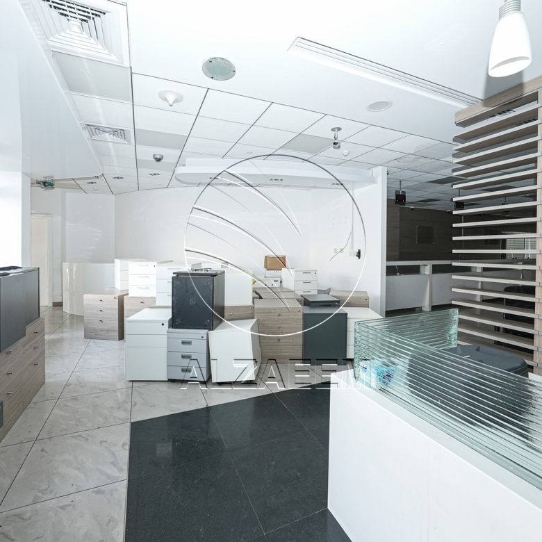 √Prime Showroom+Basement + 2 Mezzanine Levels √