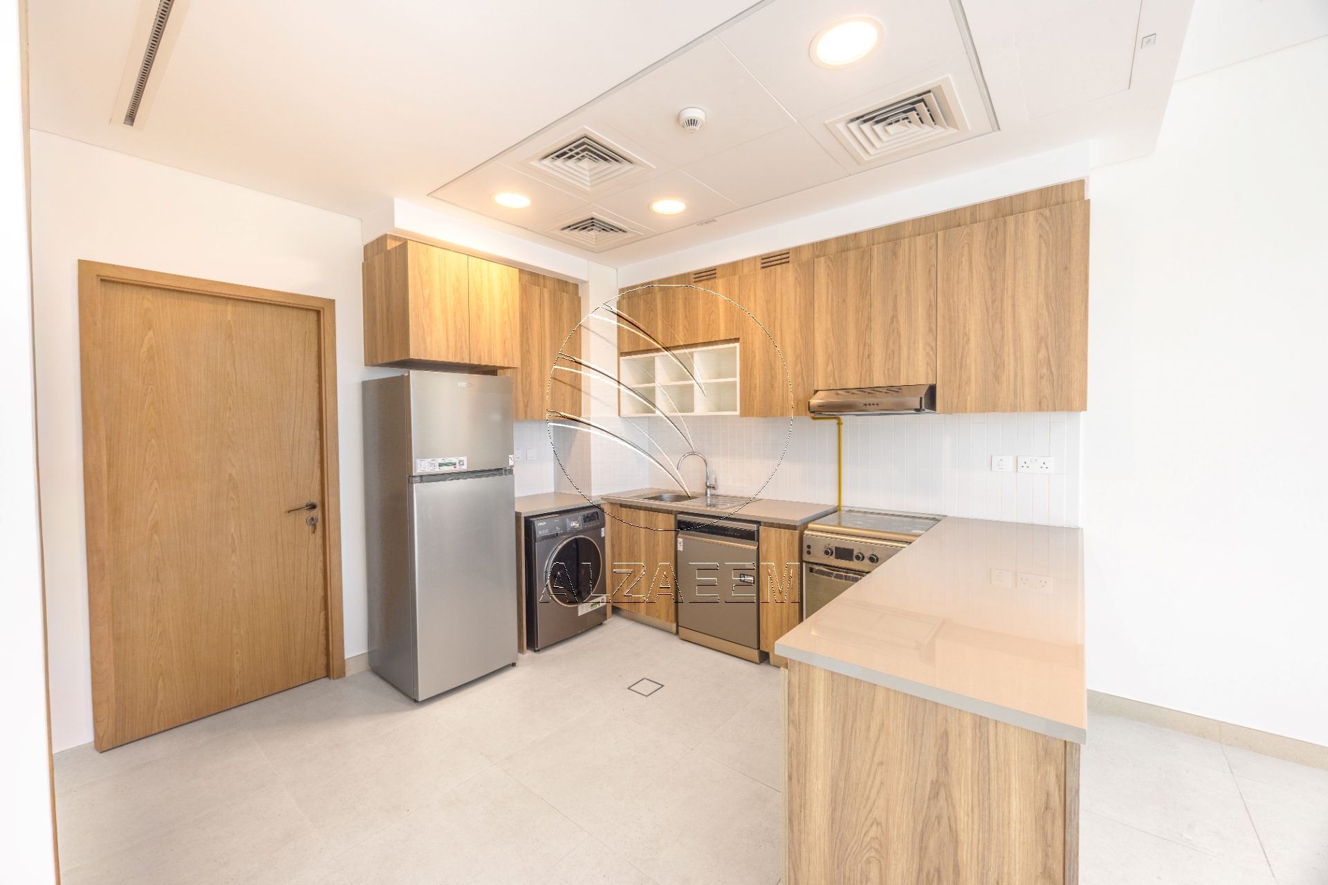 √Single Row | Prime Location| Steps from the Park√