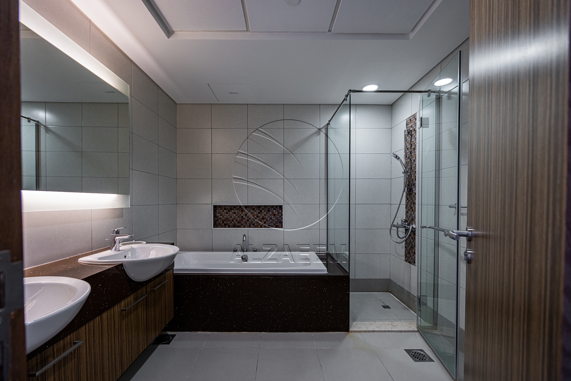 √ Sea View Living with World-Class Amenities √