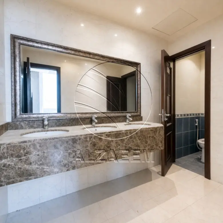 √ VACANT SHOW ROOM | 3 Floors | Up to 4 Payments √