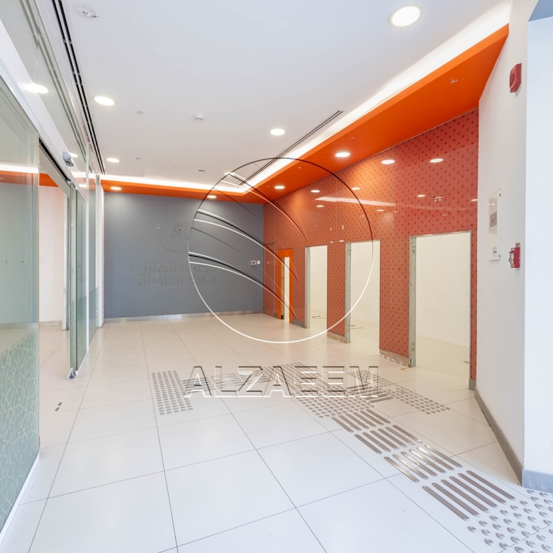 √ Fitted – Spacious Showroom| Ideal Business Location √
