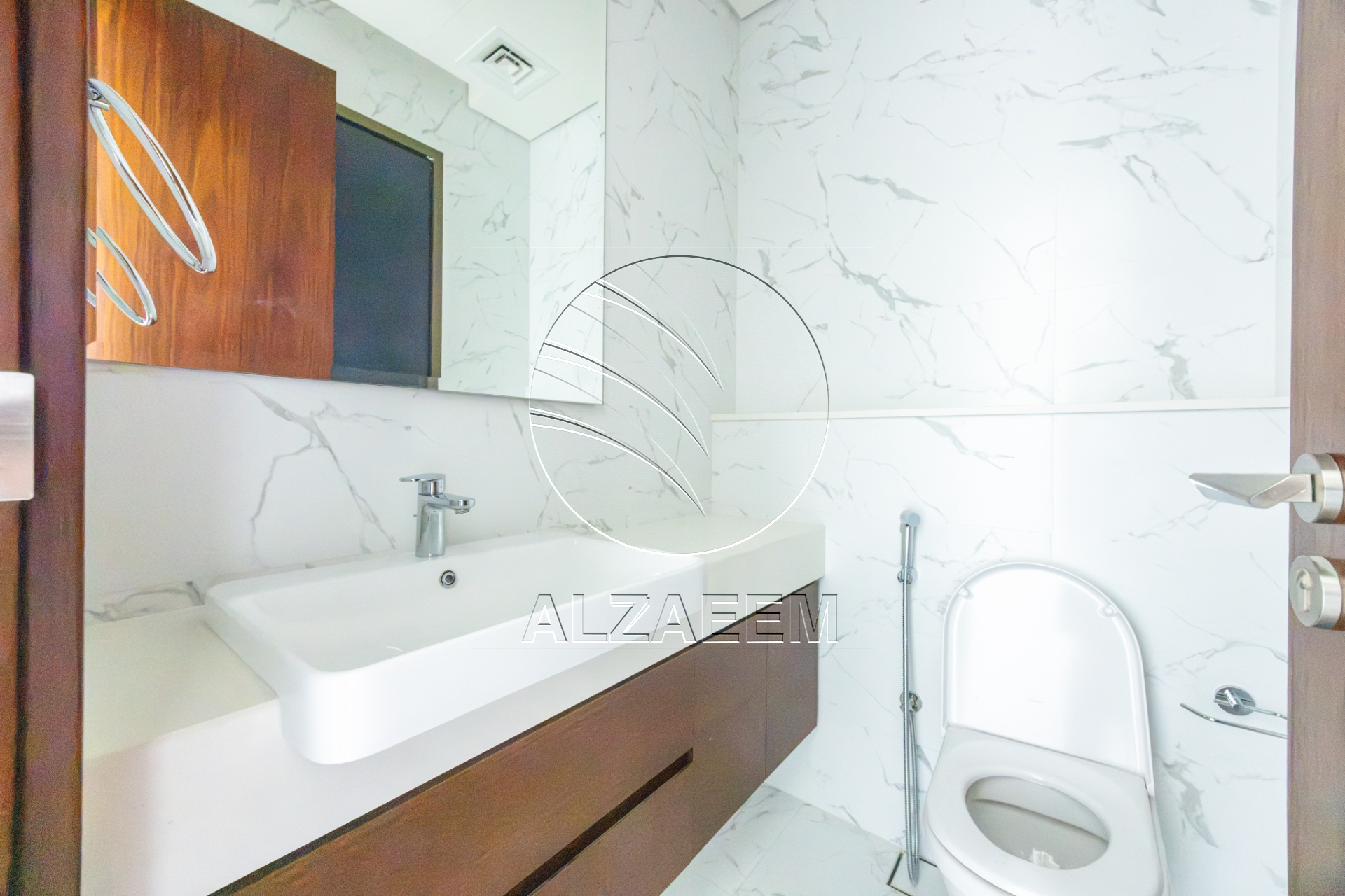√ UPGRADED with Maid’s Room | Landscaped Garden√