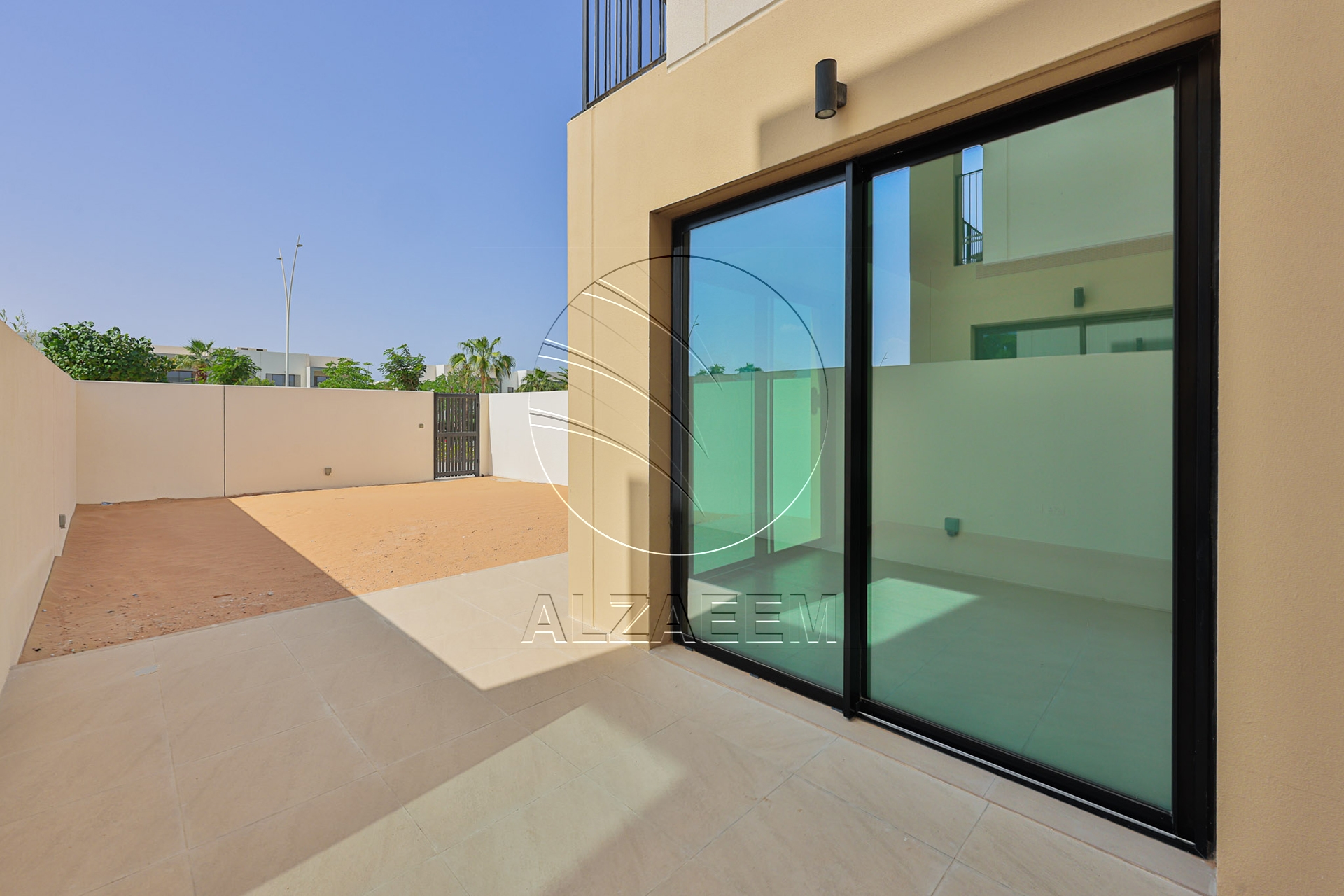 √ HOT! Single Row TH Near Community Center √