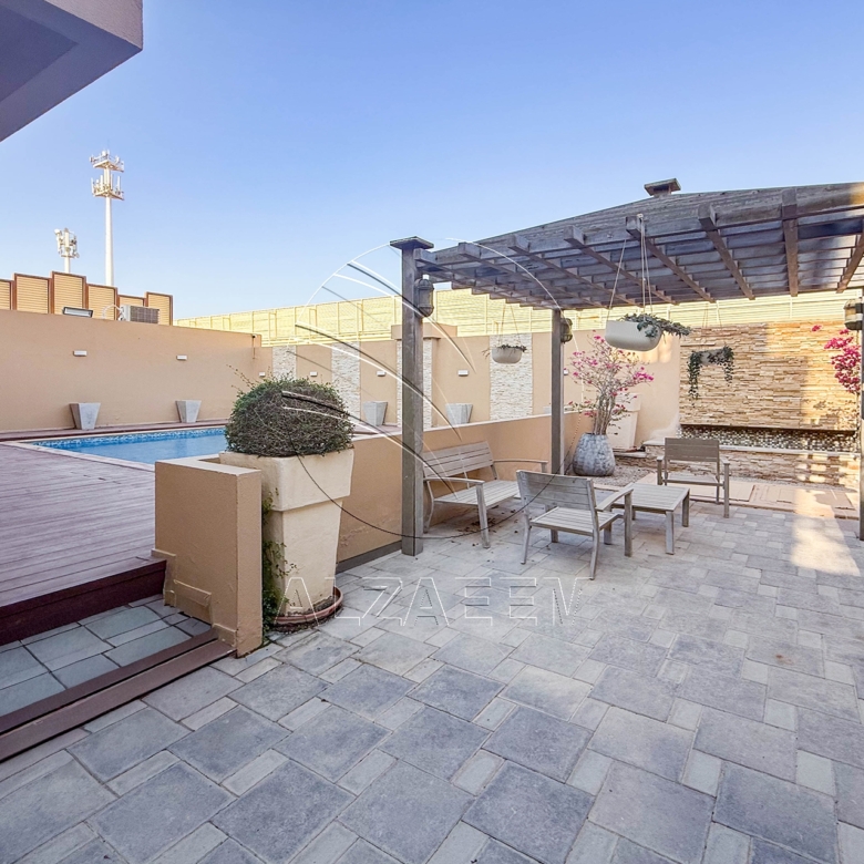 Single Row | Upgraded 5BR Villa | Pool and Garden