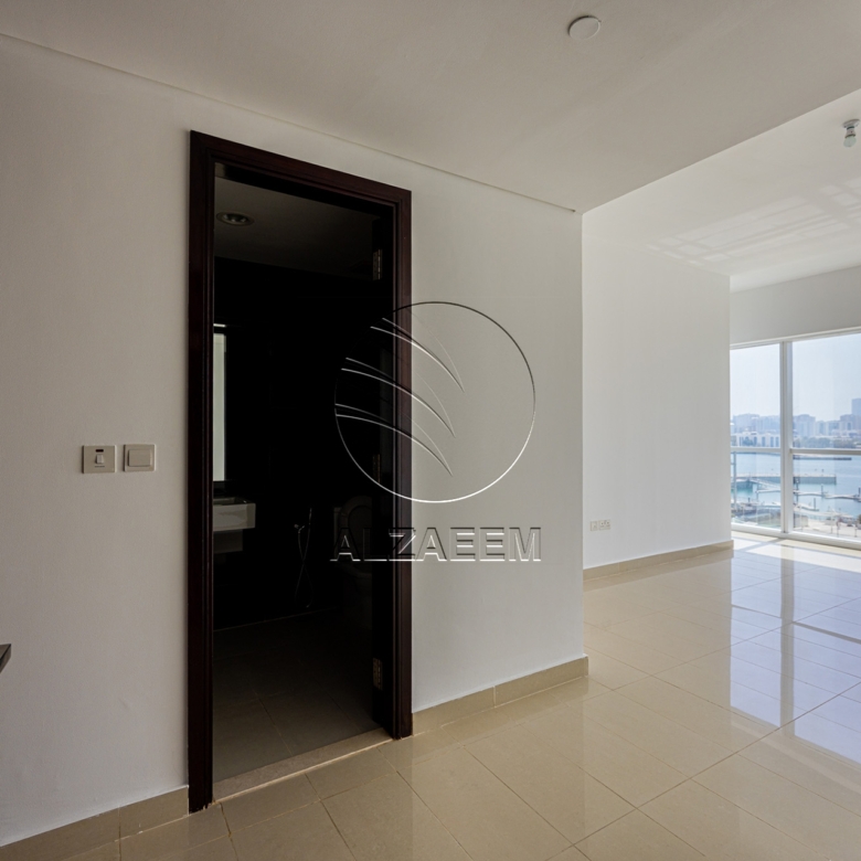 VACANT and Spacious Unit with Marina Views