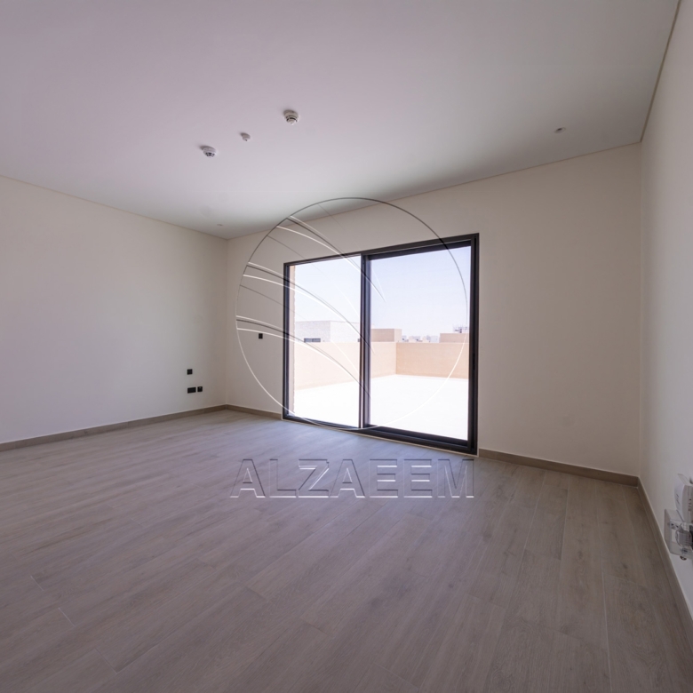 √Single Row Unit | Premium Location | Huge Plot√