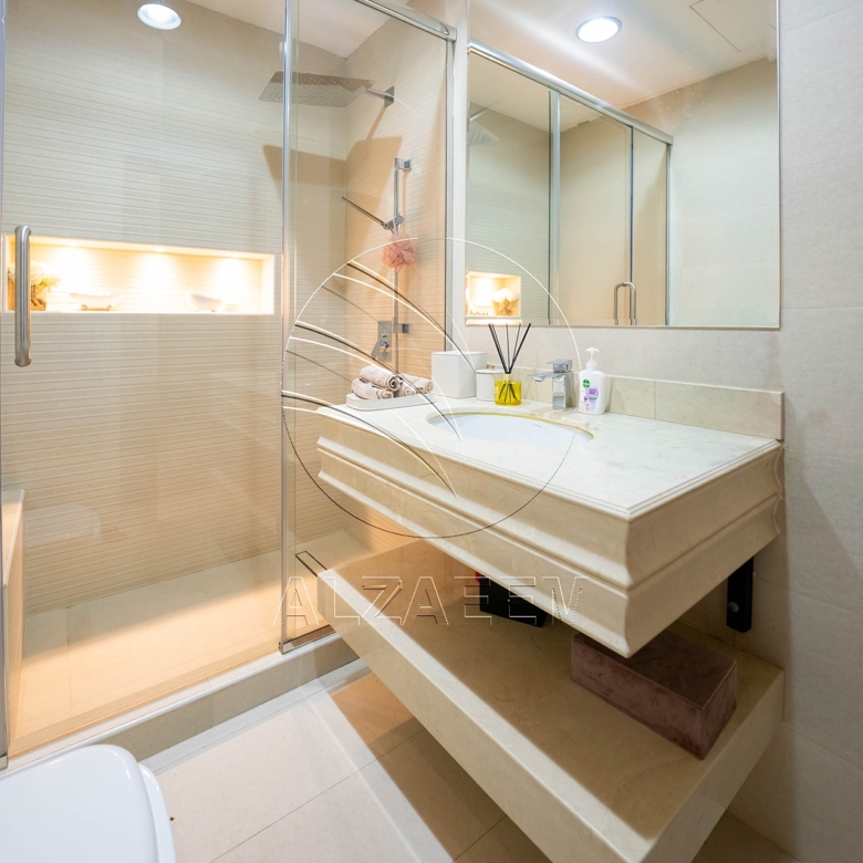 Single Row | Upgraded 5BR Villa | Pool and Garden