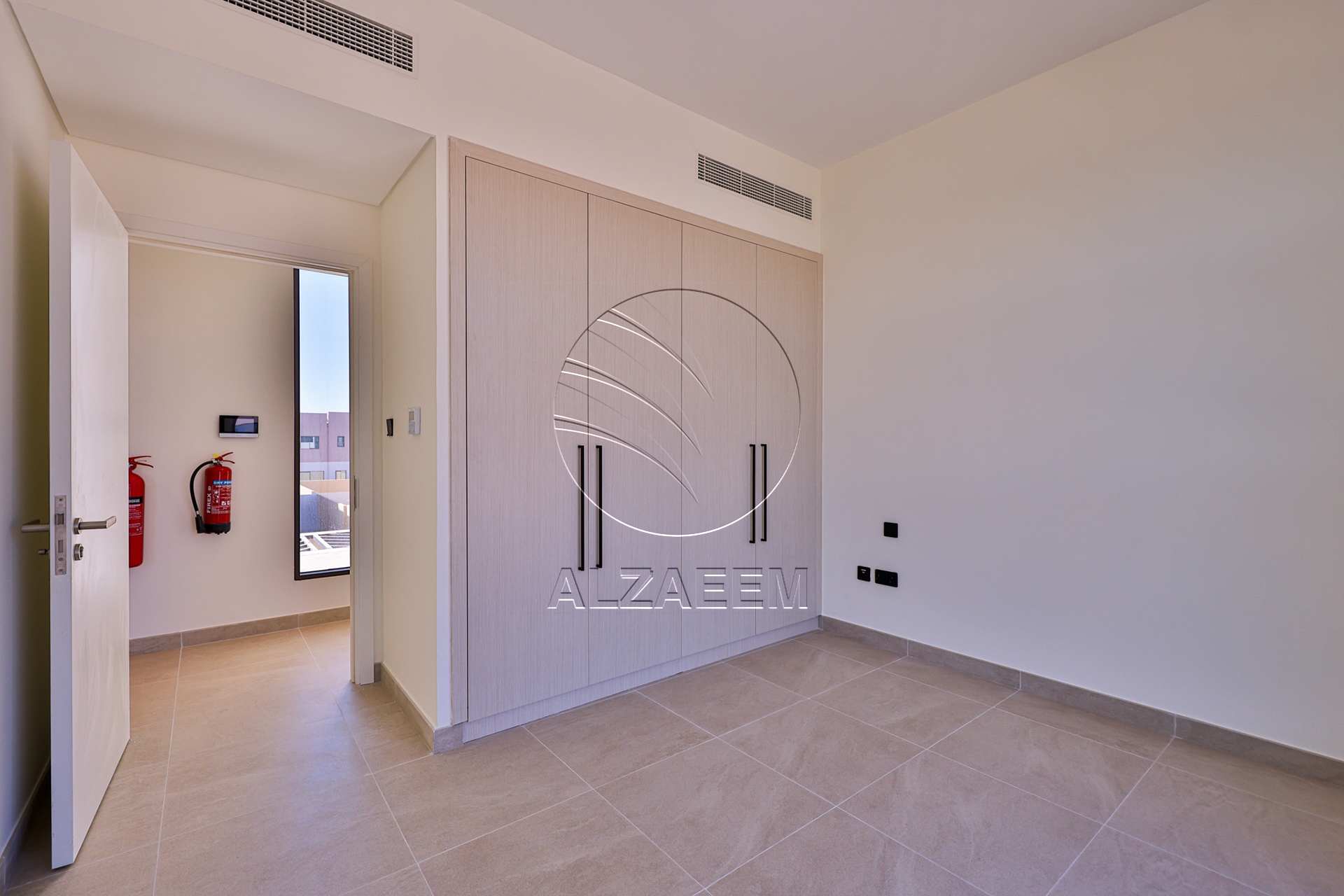 √Single Row End Villa | Steps away from the Park√
