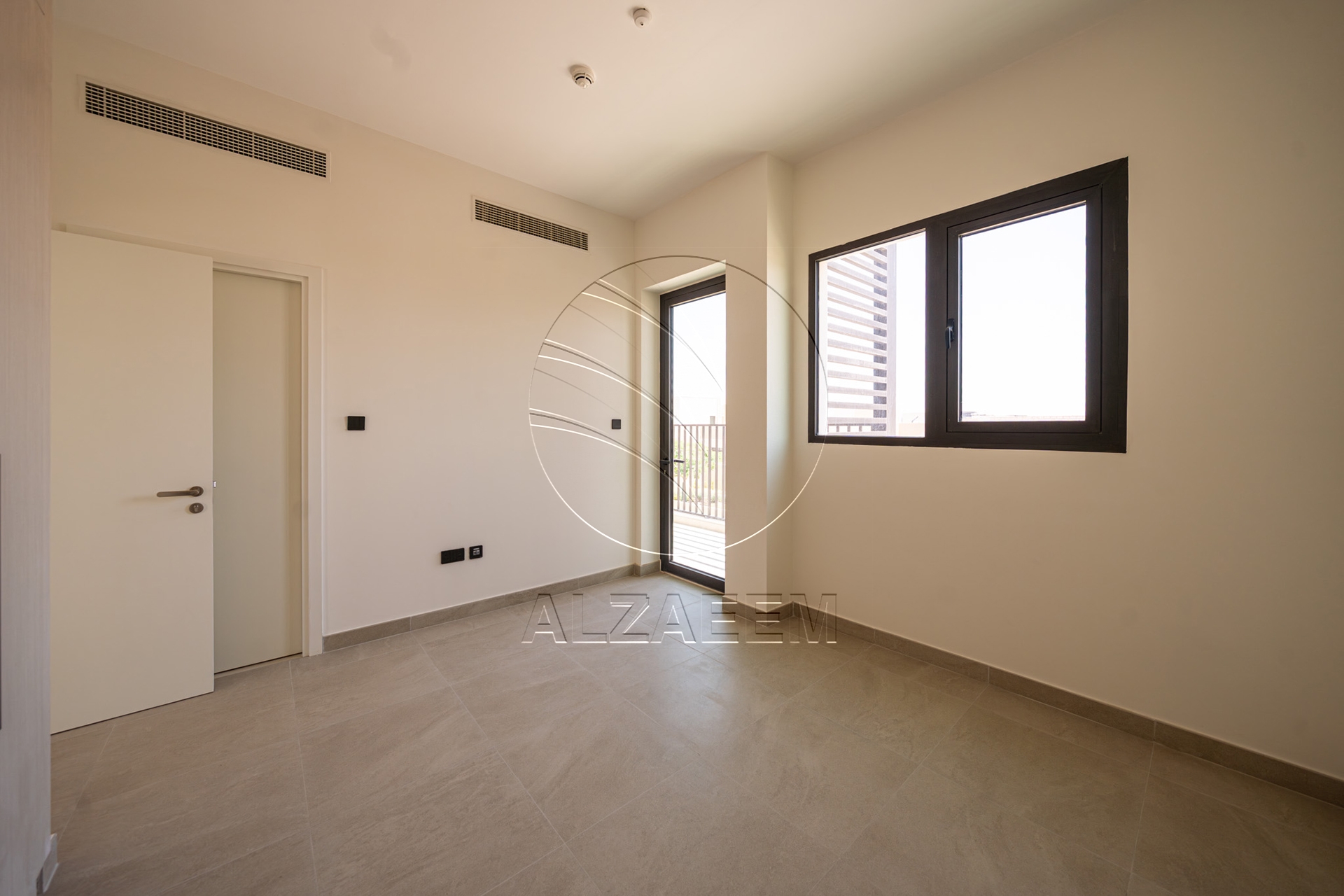 √EXCLUSIVE! | Spacious Plot! Prime Location√