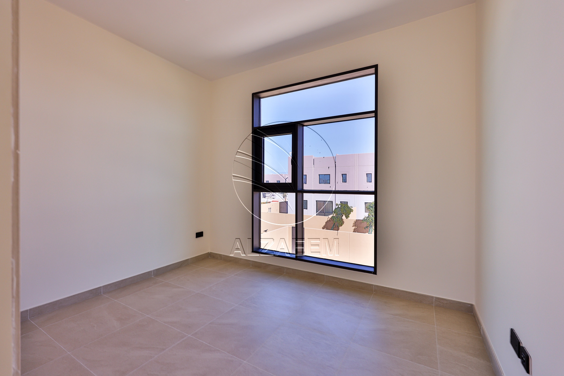 √Single Row End Villa | Steps away from the Park√