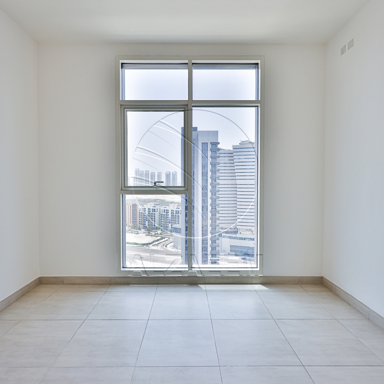 Vacant CORNER 3BR+Maid | Sea View | Higher Level