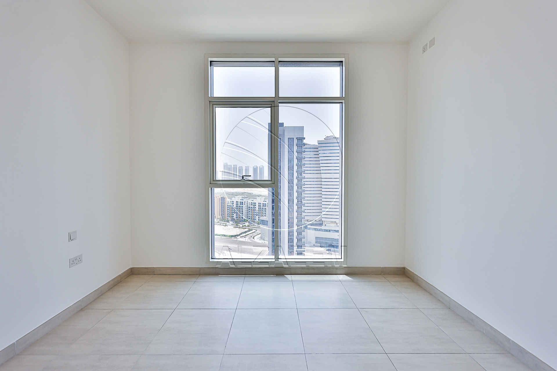 Vacant CORNER 3BR+Maid | Sea View | Higher Level