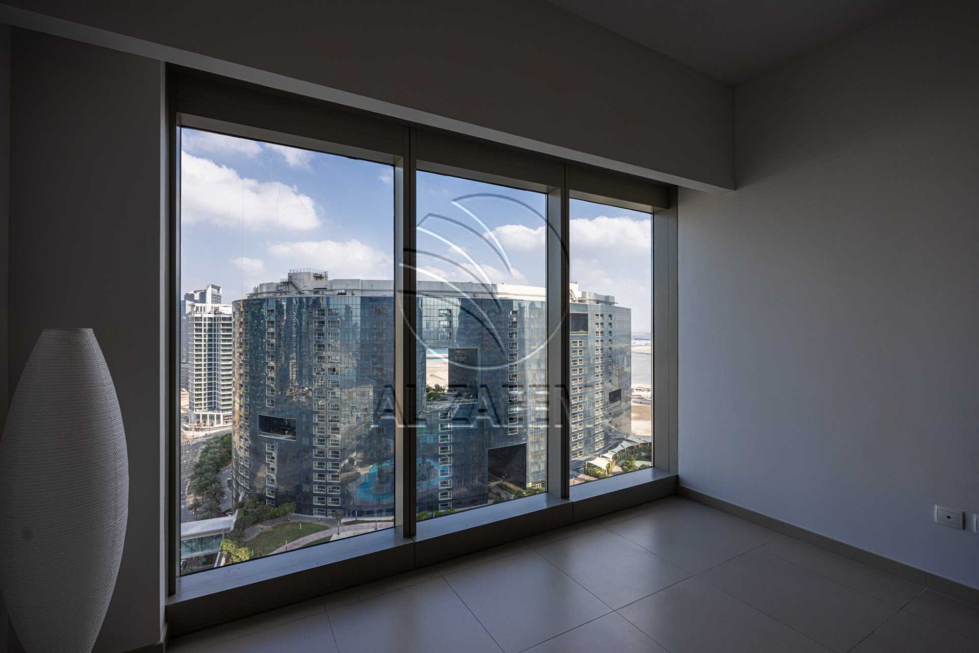 HIGH LEVEL | Semi Furnished | Facing Amenities