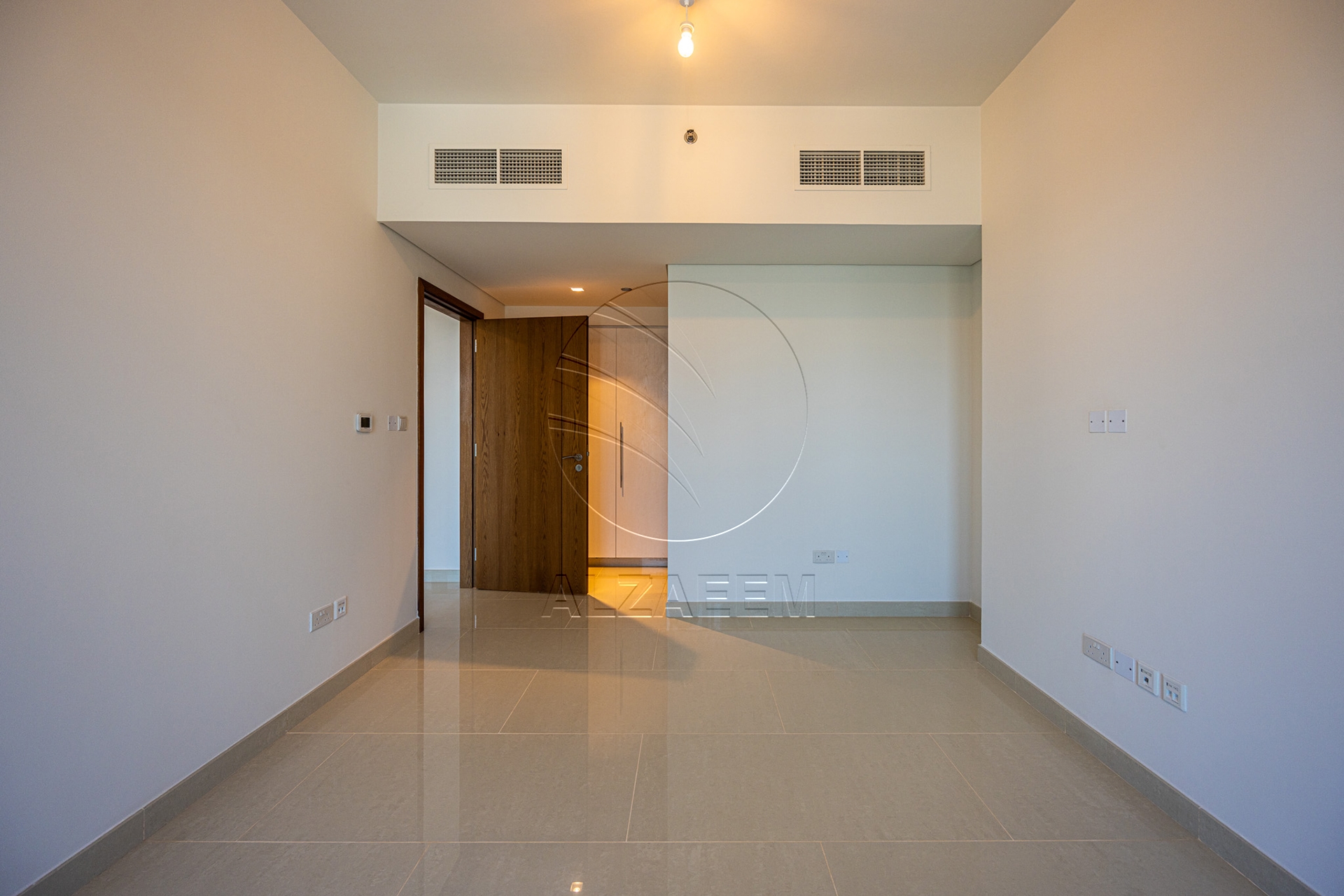 Vacant| Middle floor – Road View | Prime Location