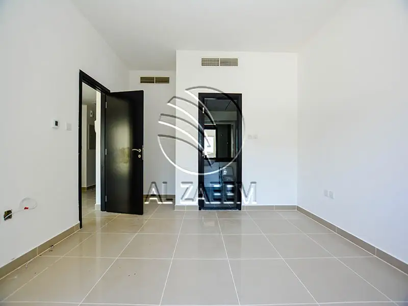 Nice Layout! Spacious 1BR+Storage | Community View