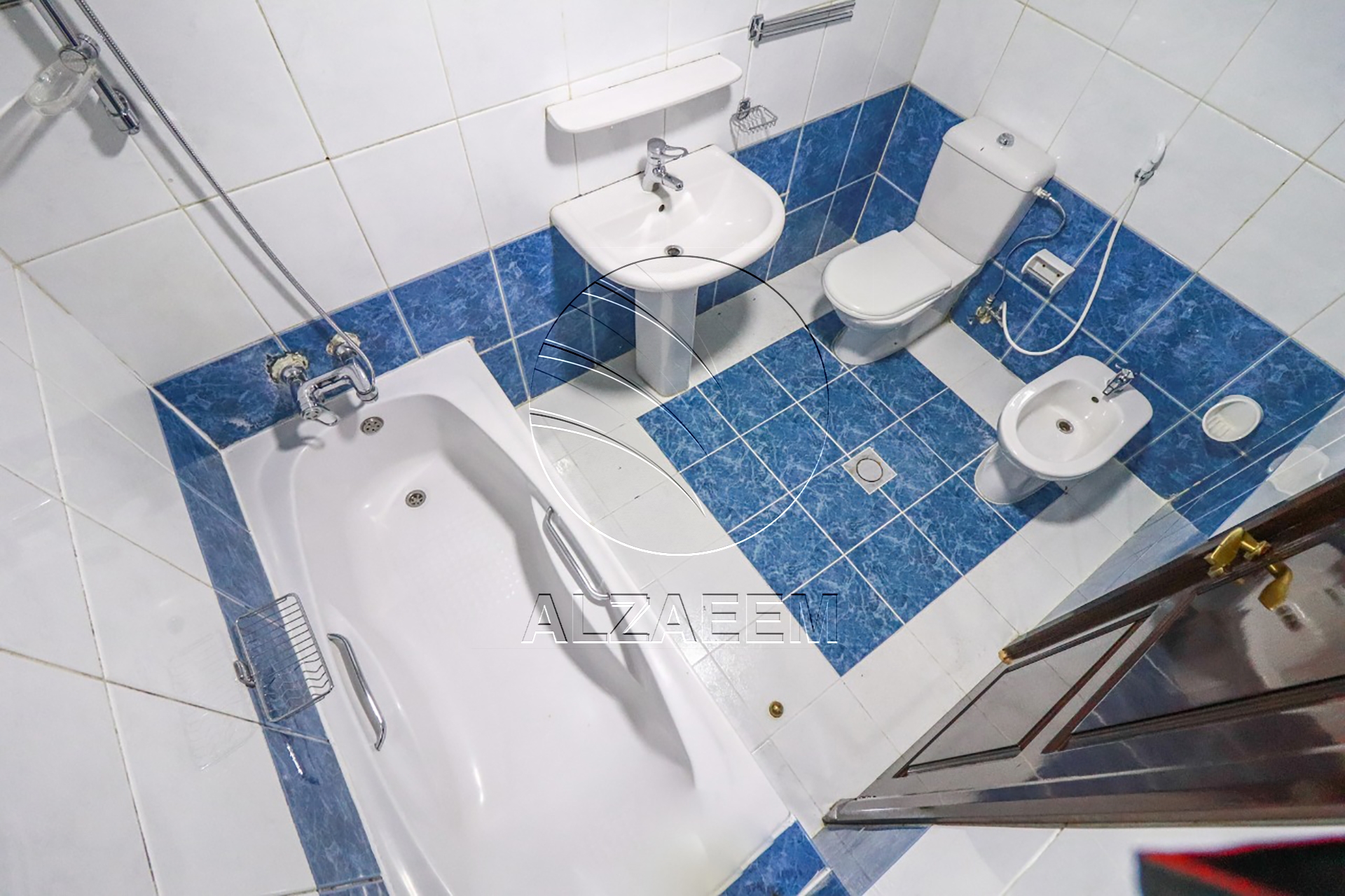 √Corner Villa | 7 Master | Majlis | 2 Kitchen√