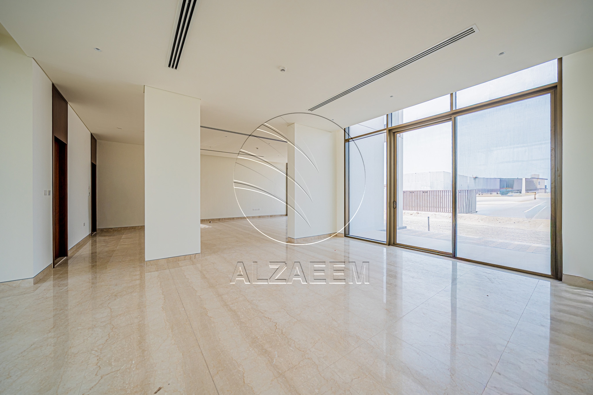 VACANT 5V Select | Single Row Corner Near the Sea