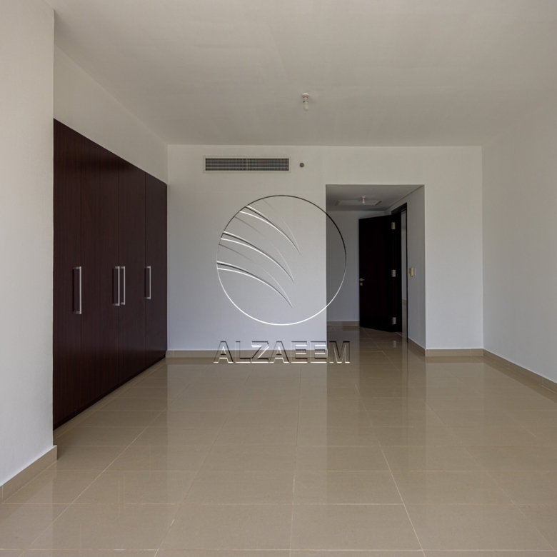 VACANT and Spacious Unit with Marina Views