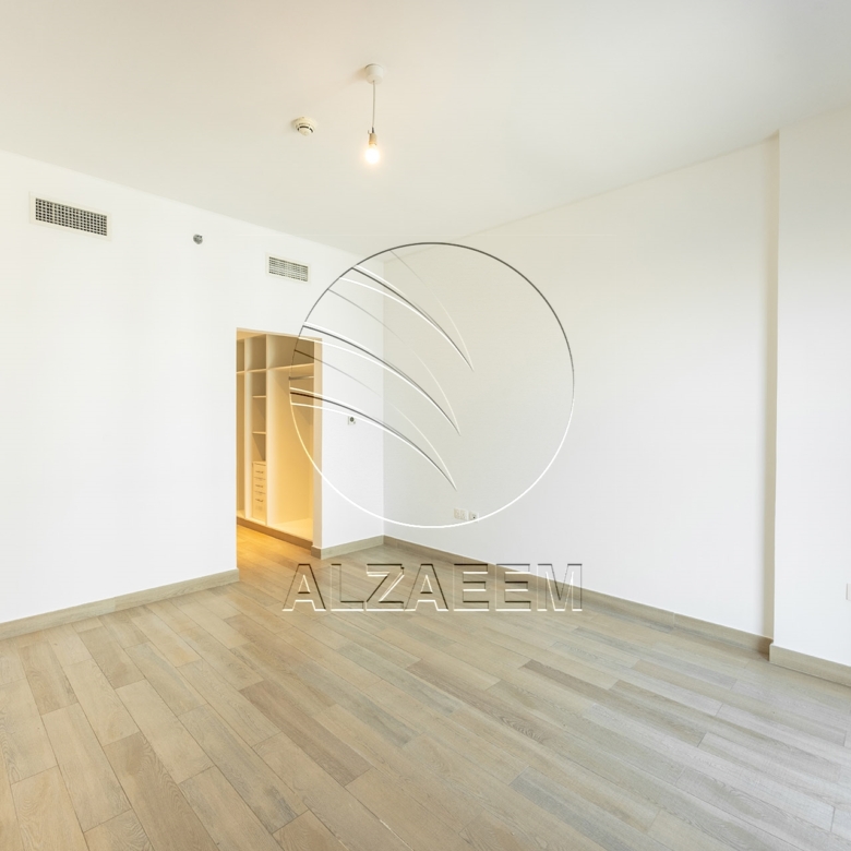 √Full Canal View | Waterfront Living | Top Floor√