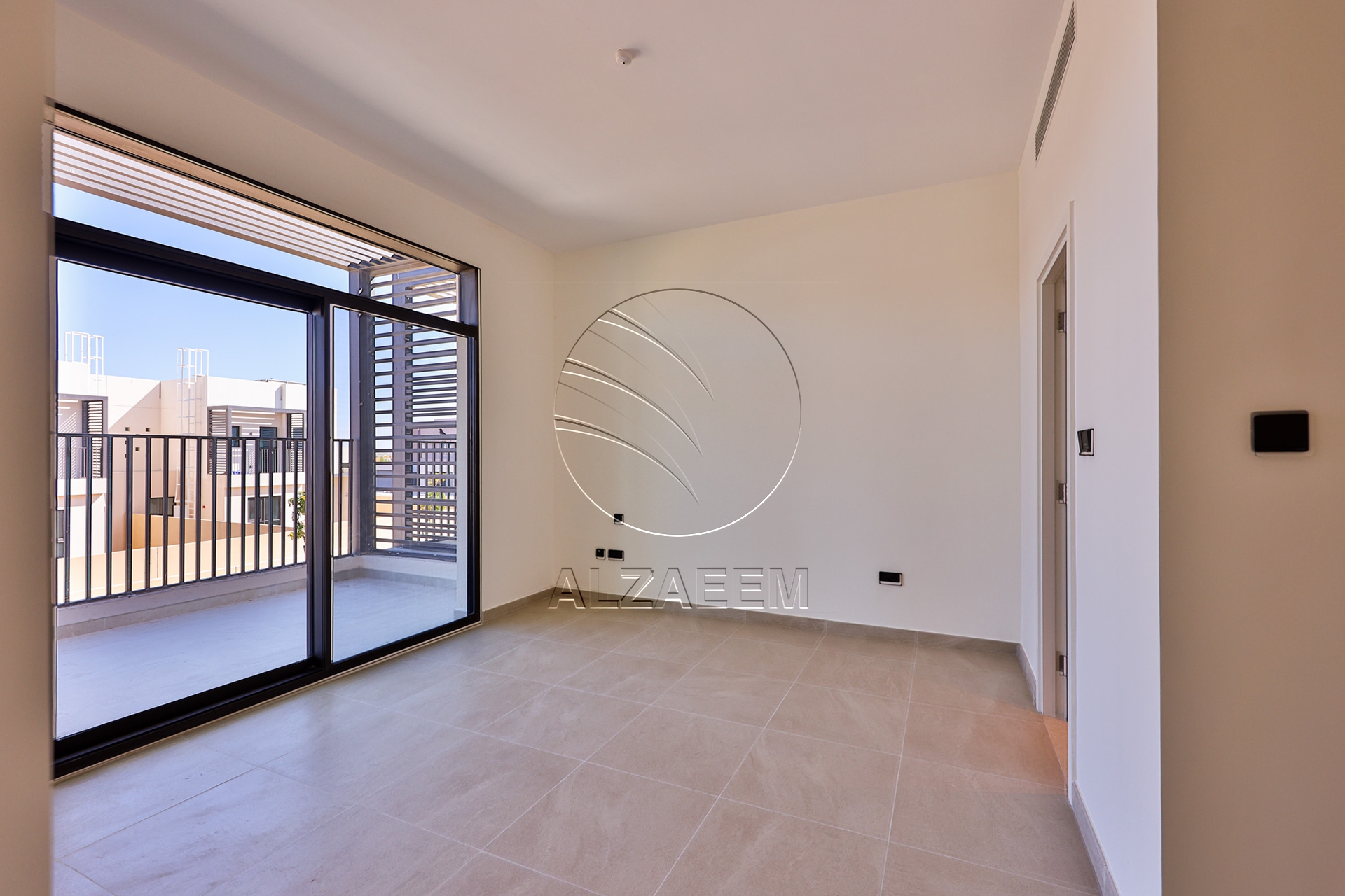 √Single Row End Villa | Steps away from the Park√