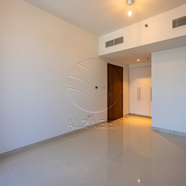 Vacant| Middle floor – Road View | Prime Location