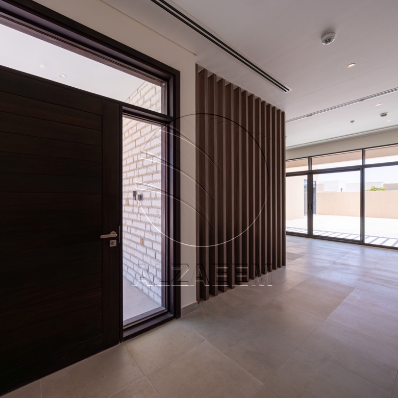 √Single Row Unit | Premium Location | Huge Plot√