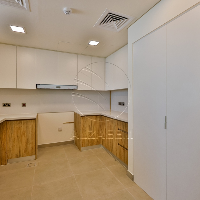 √Owner Occupied! 3BR TH| Double Row Mid Unit√