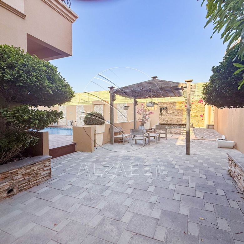 Single Row | Upgraded 5BR Villa | Pool and Garden