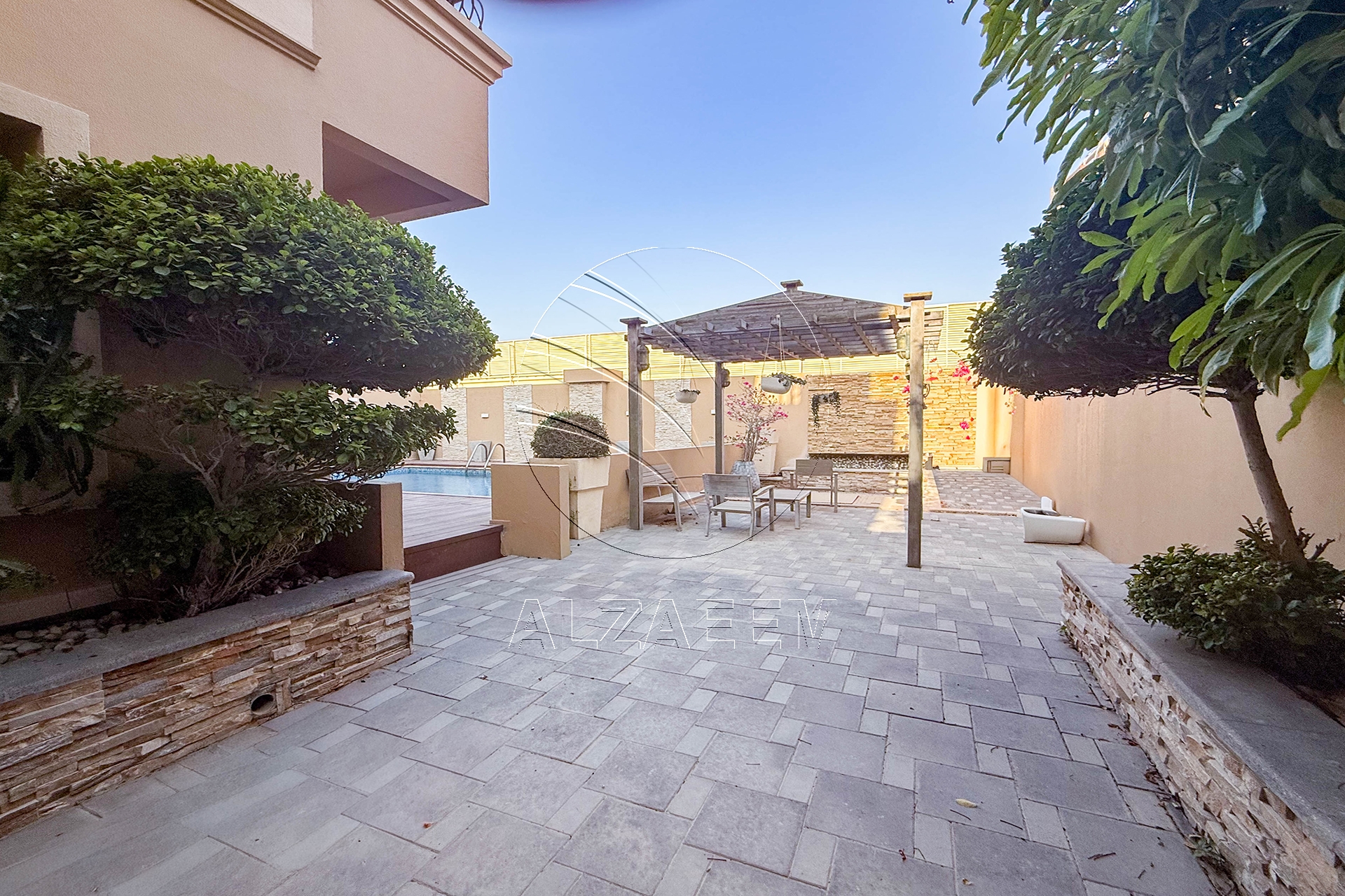 Single Row | Upgraded 5BR Villa | Pool and Garden