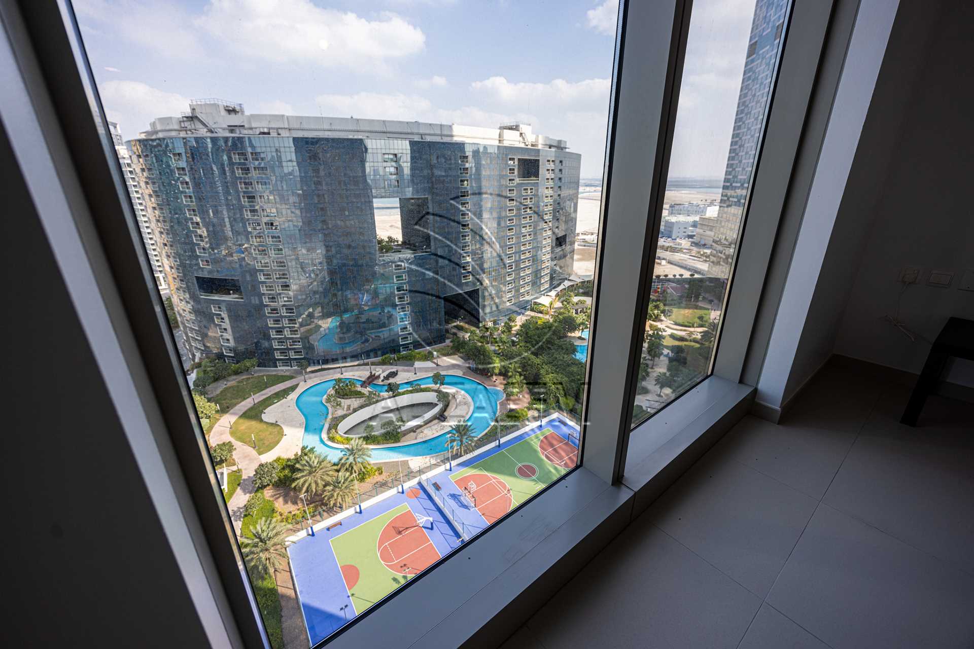 HIGH LEVEL | Semi Furnished | Facing Amenities
