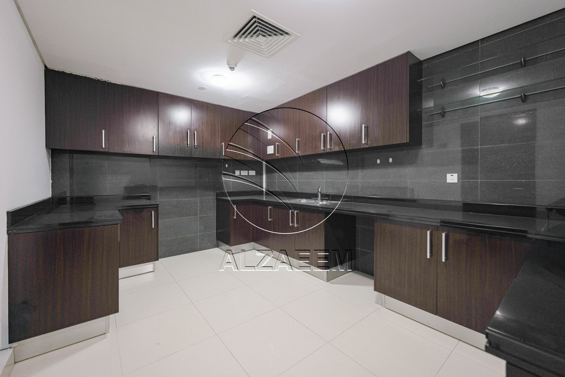 √HOT DEAL! 2BR Mid- Level| VACANT | SEA View√