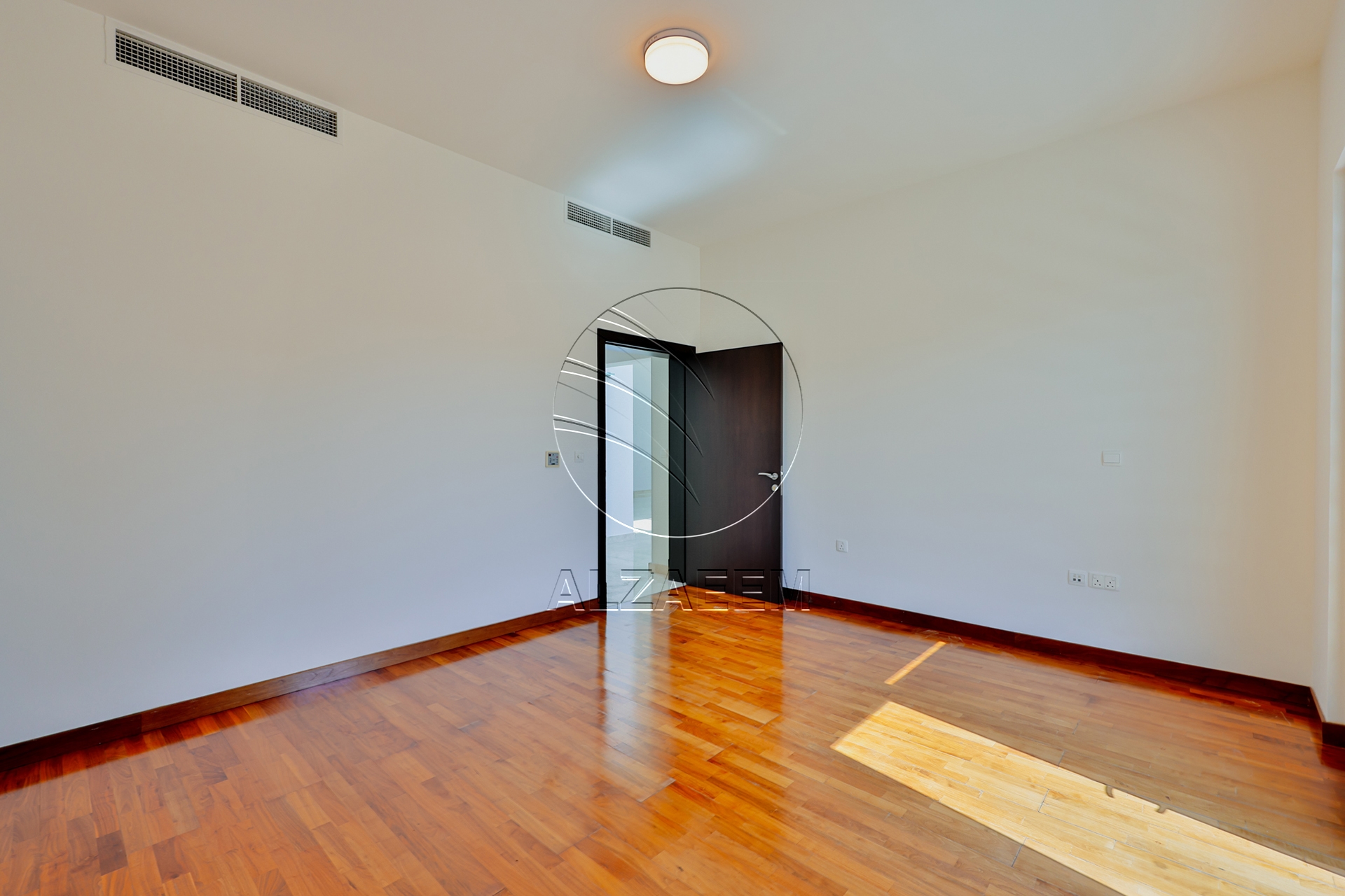 √ Big Terrace | 4BR Large Type | Upcoming √