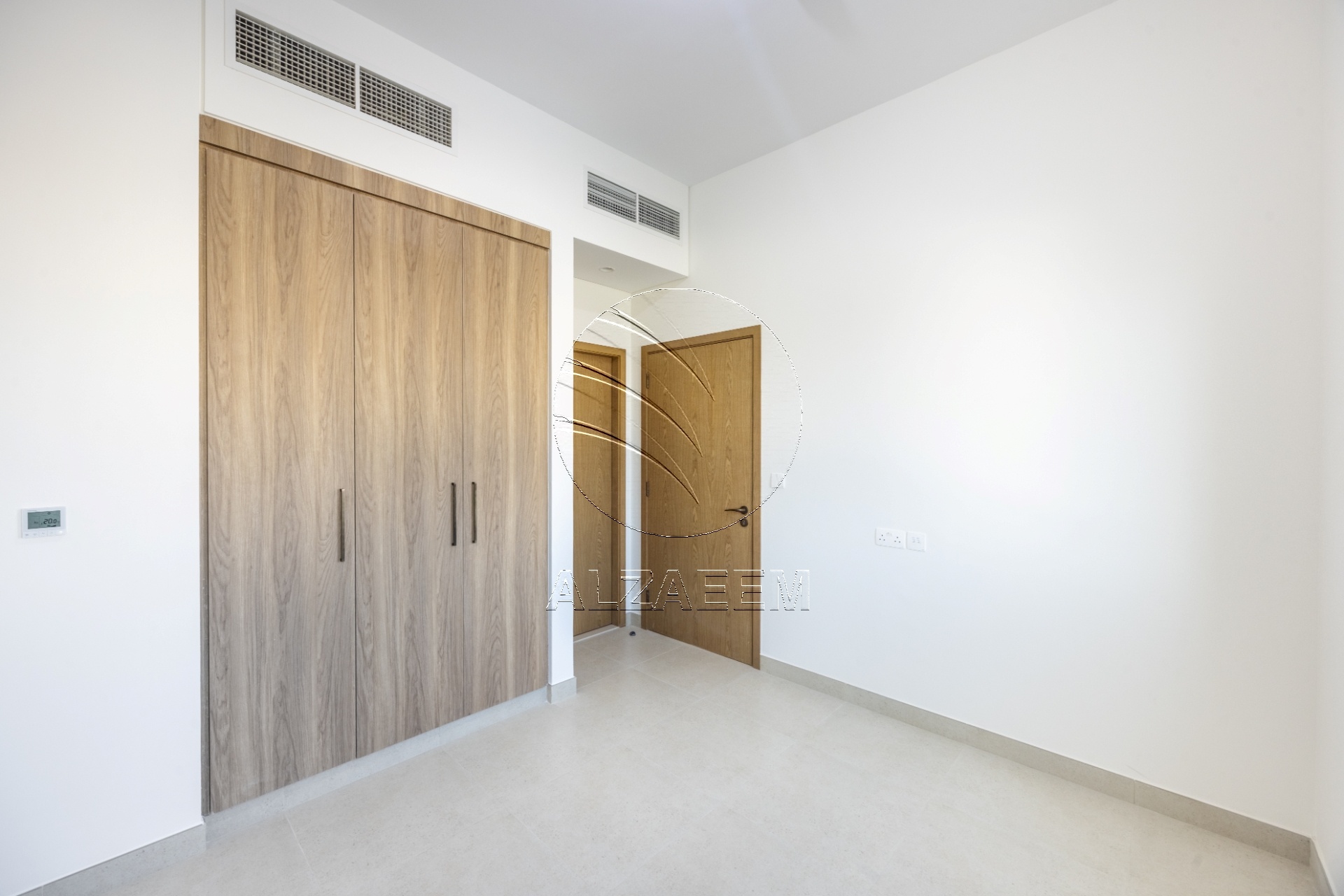 √Single Row | Prime Location| Steps from the Park√
