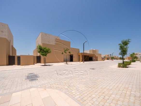 √Single Row Unit | Premium Location | Huge Plot√