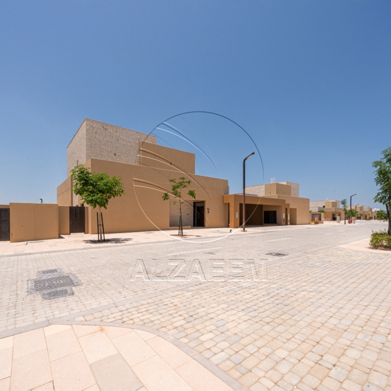 √Single Row Unit | Premium Location | Huge Plot√