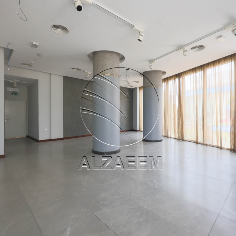 Spacious Retail/Showroom Space in a Prime Location